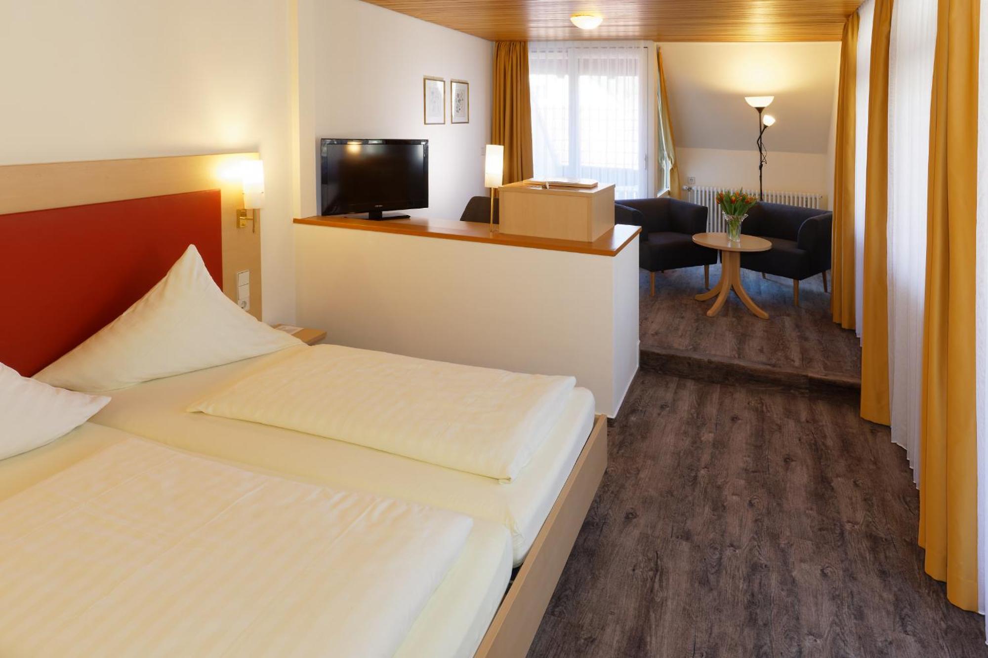 Hotel Hirschen グロッタータール エクステリア 写真