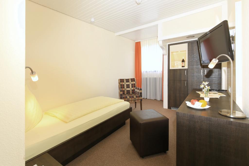 Hotel Hirschen グロッタータール エクステリア 写真