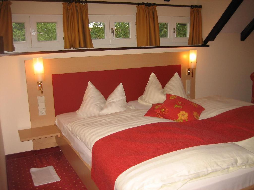 Hotel Hirschen グロッタータール 部屋 写真