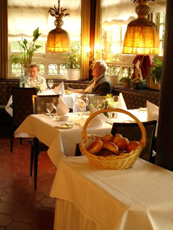 Hotel Hirschen グロッタータール エクステリア 写真